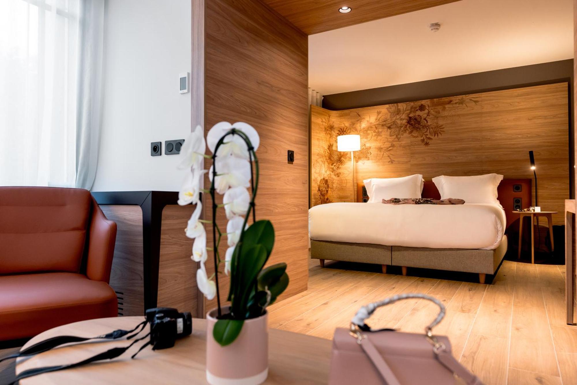 Dolce By Wyndham Versailles - Domaine Du Montcel Жуи-ан-Жозас Екстериор снимка