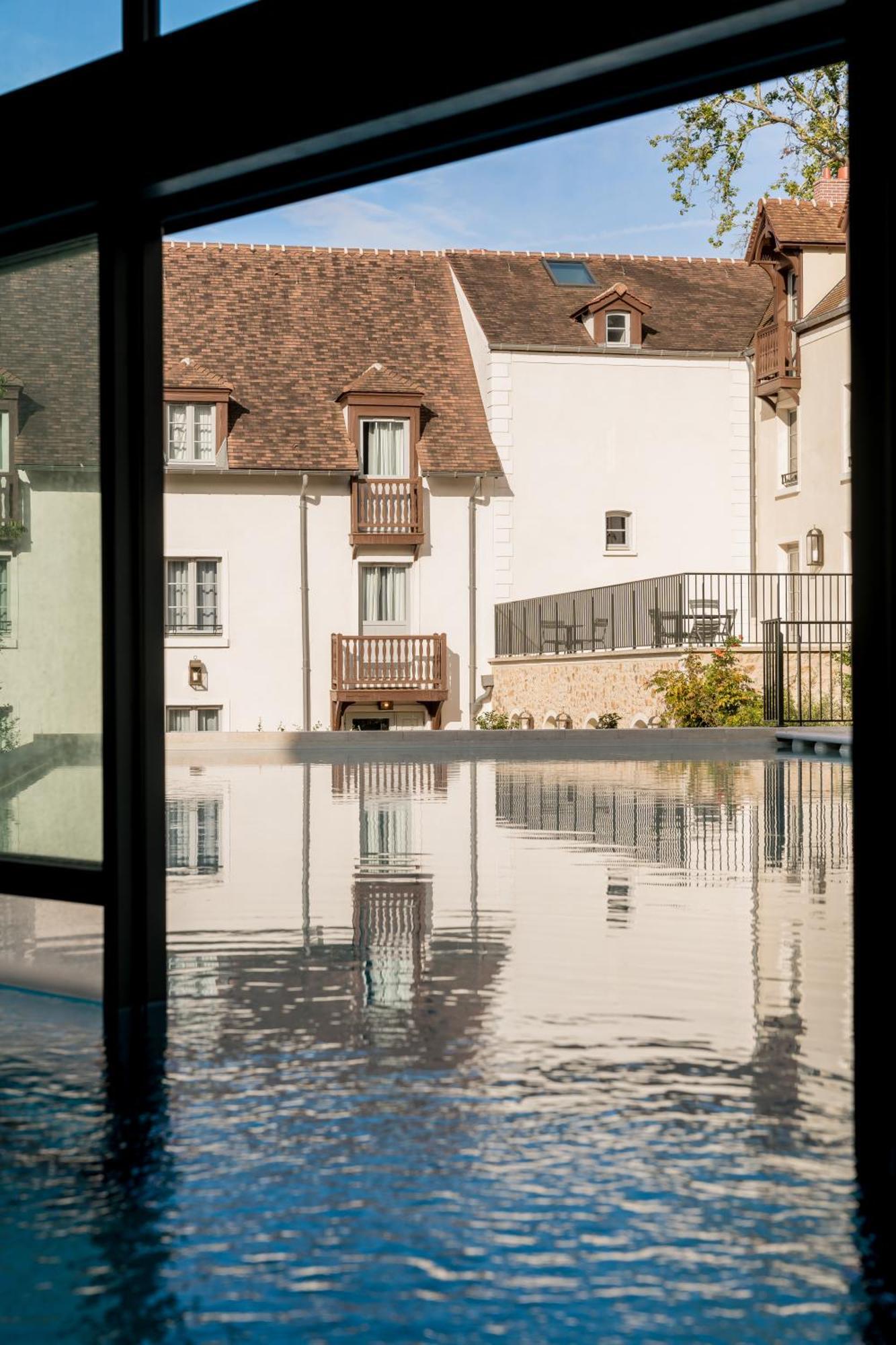 Dolce By Wyndham Versailles - Domaine Du Montcel Жуи-ан-Жозас Екстериор снимка