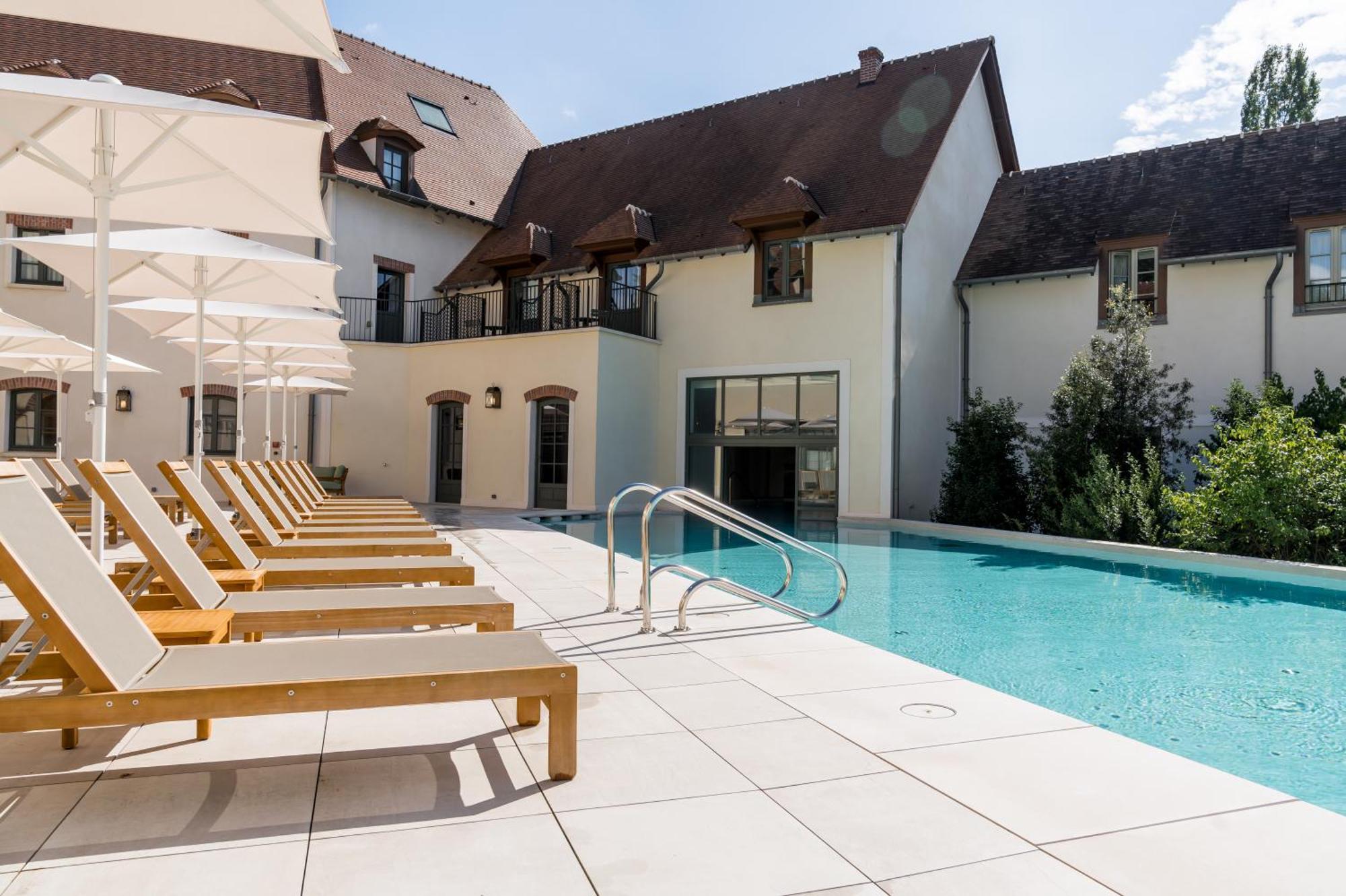 Dolce By Wyndham Versailles - Domaine Du Montcel Жуи-ан-Жозас Екстериор снимка