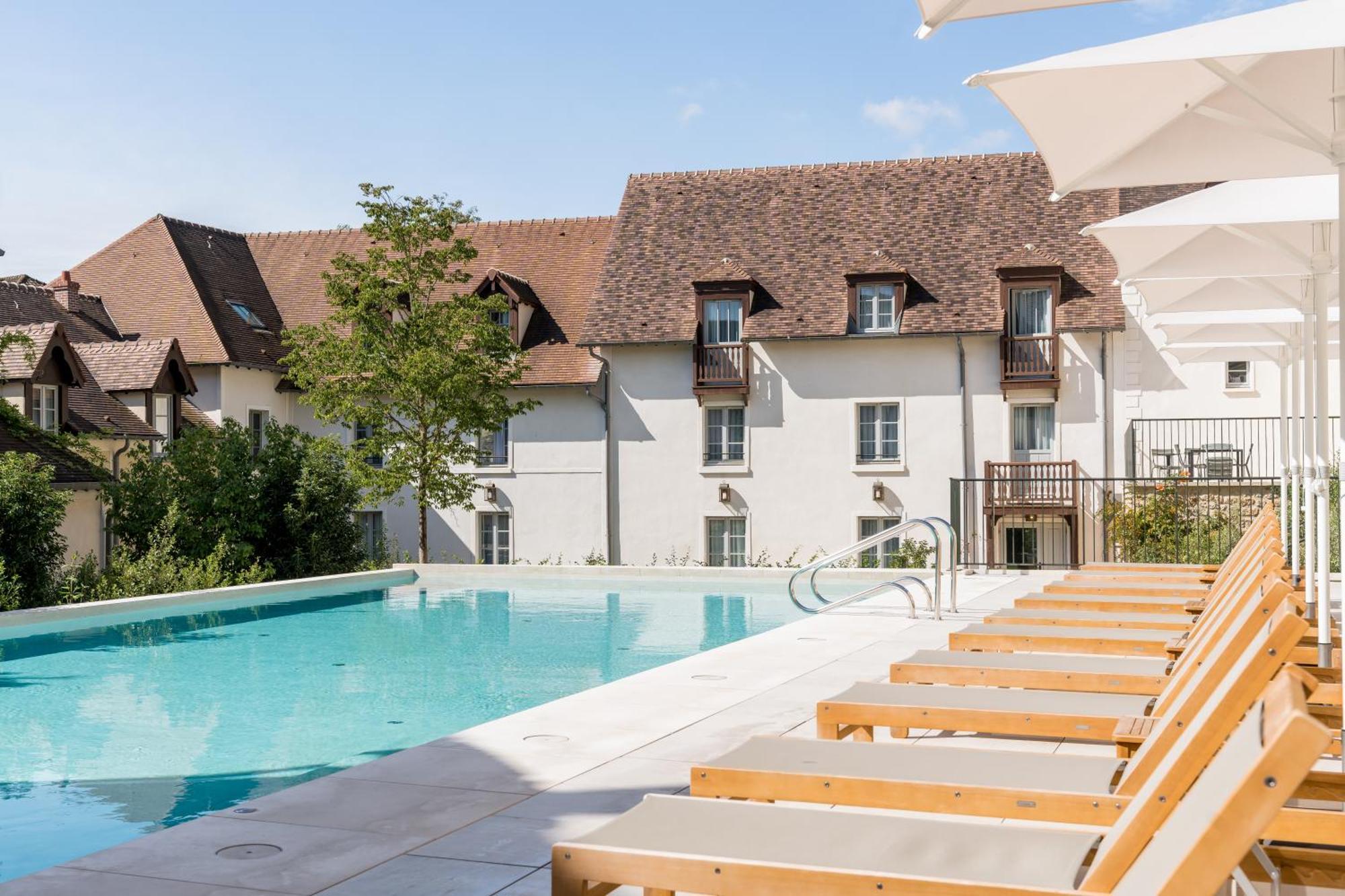 Dolce By Wyndham Versailles - Domaine Du Montcel Жуи-ан-Жозас Екстериор снимка