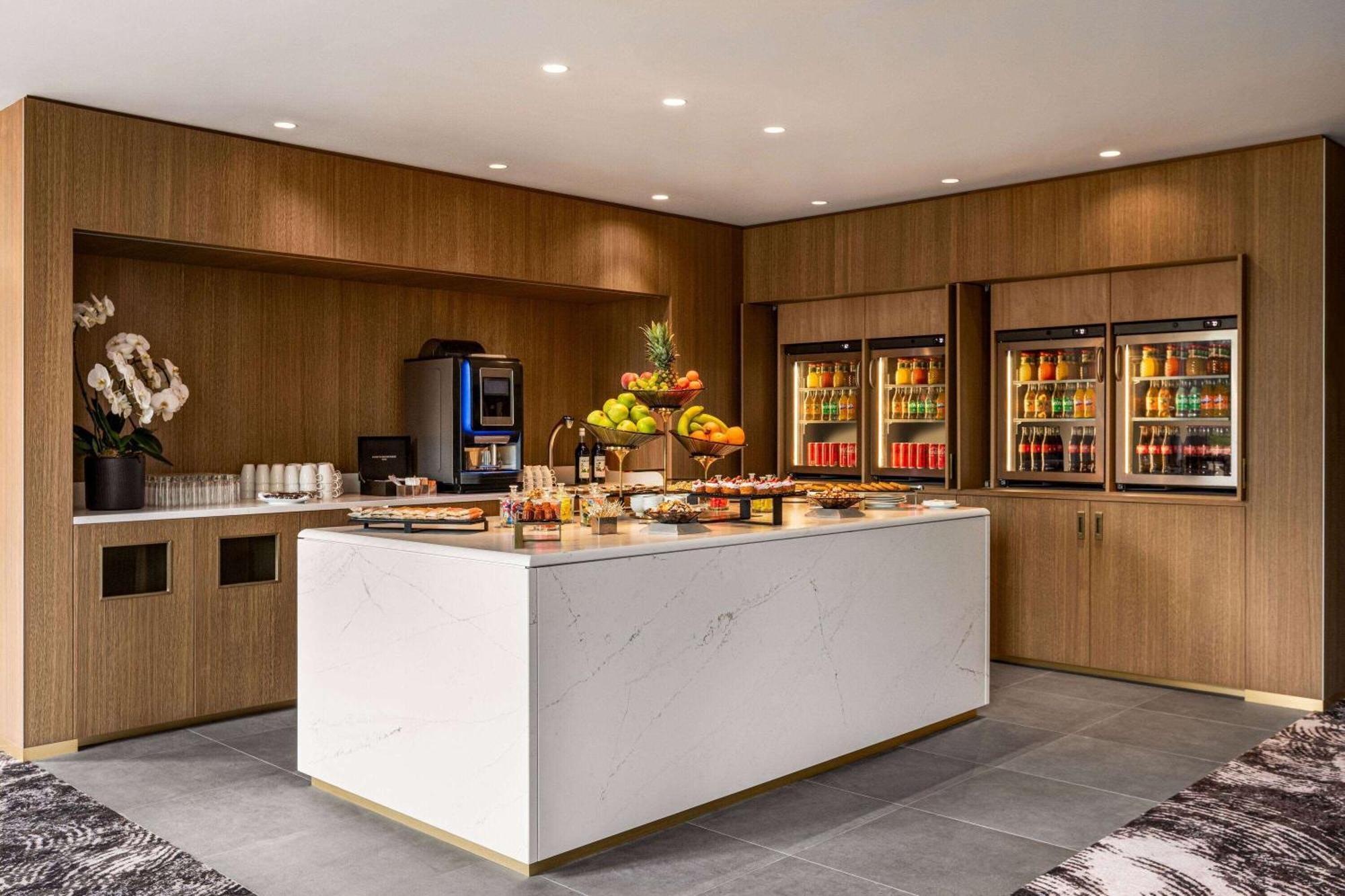 Dolce By Wyndham Versailles - Domaine Du Montcel Жуи-ан-Жозас Екстериор снимка
