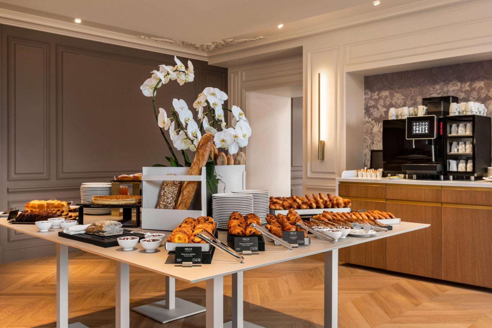 Dolce By Wyndham Versailles - Domaine Du Montcel Жуи-ан-Жозас Екстериор снимка
