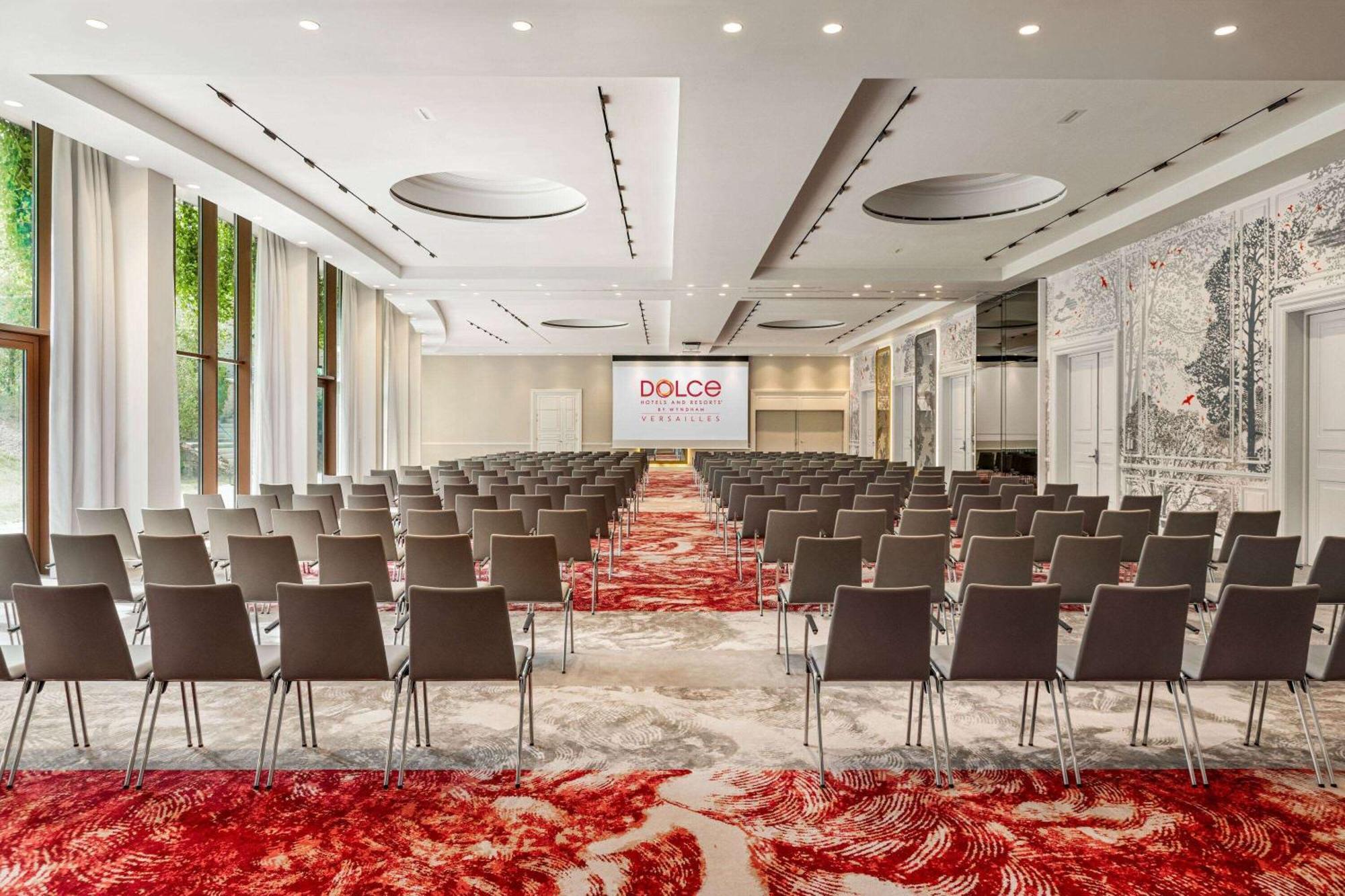 Dolce By Wyndham Versailles - Domaine Du Montcel Жуи-ан-Жозас Екстериор снимка
