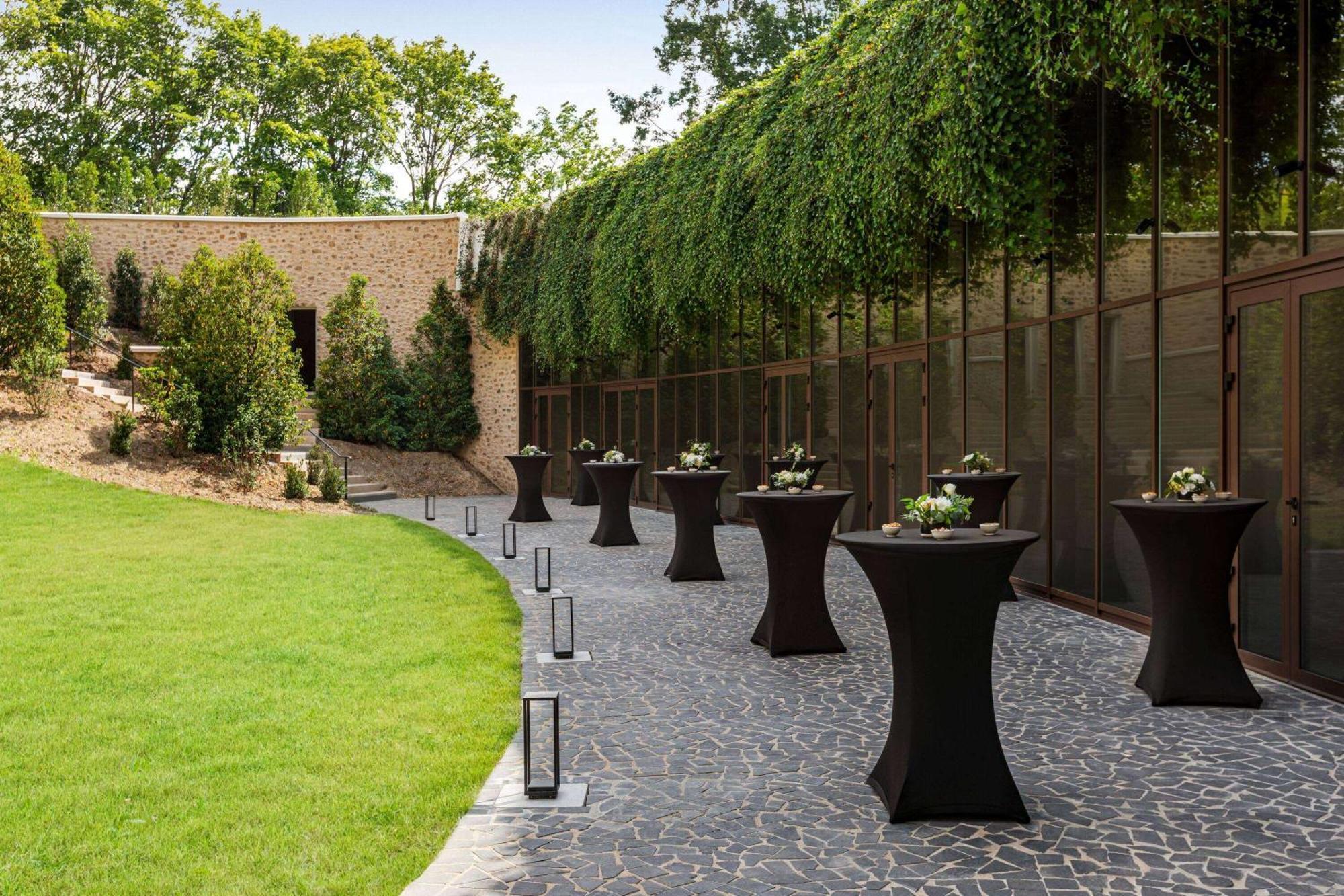 Dolce By Wyndham Versailles - Domaine Du Montcel Жуи-ан-Жозас Екстериор снимка