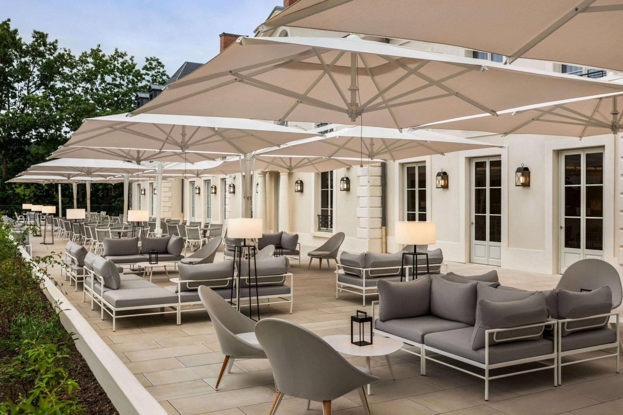 Dolce By Wyndham Versailles - Domaine Du Montcel Жуи-ан-Жозас Екстериор снимка