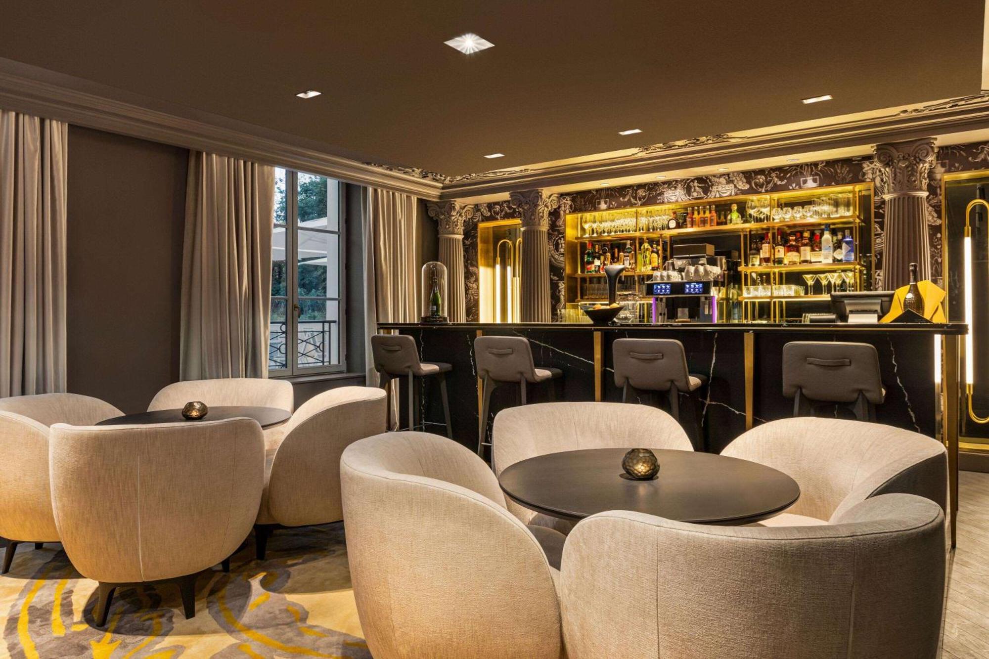 Dolce By Wyndham Versailles - Domaine Du Montcel Жуи-ан-Жозас Екстериор снимка