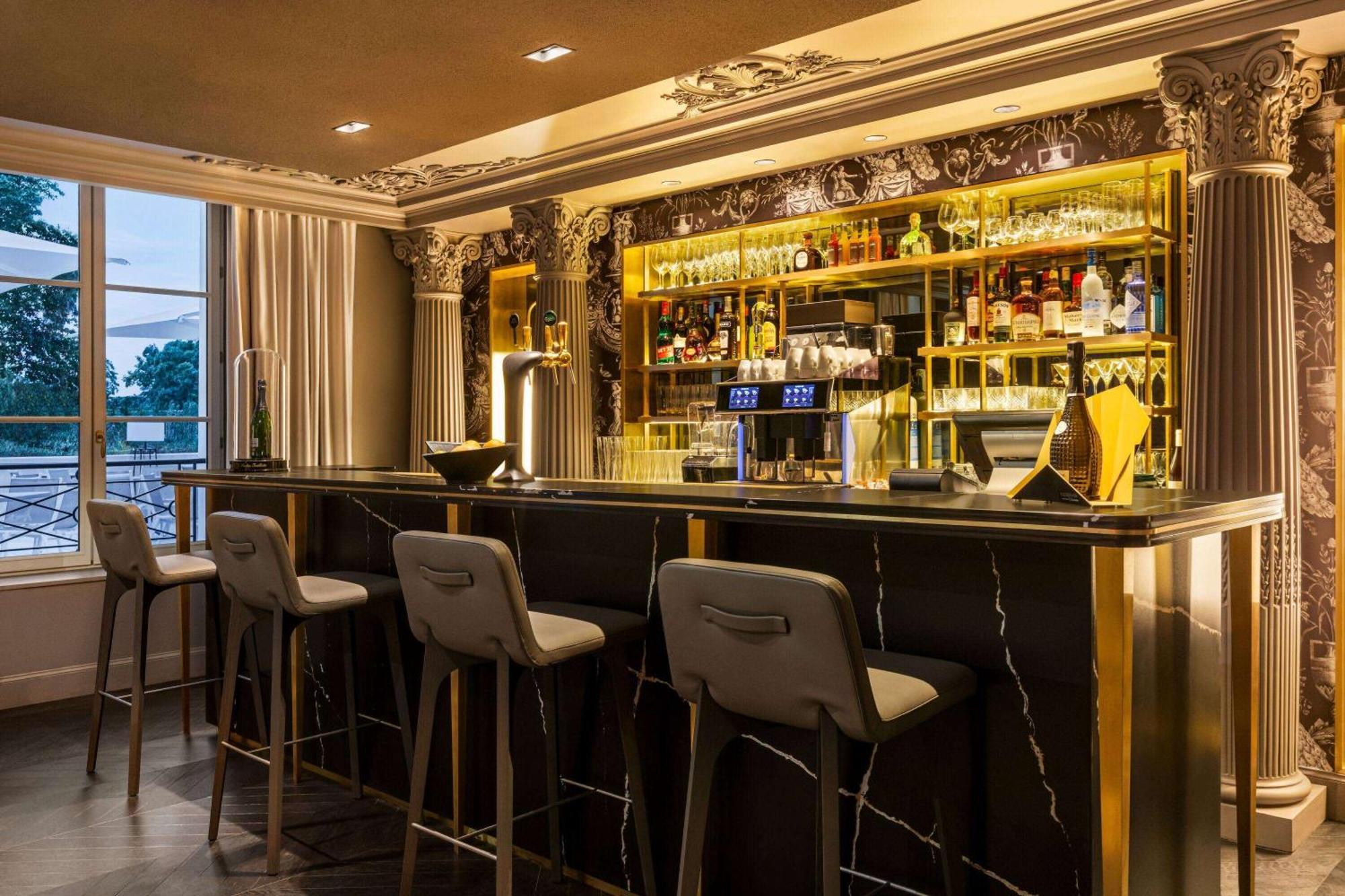 Dolce By Wyndham Versailles - Domaine Du Montcel Жуи-ан-Жозас Екстериор снимка